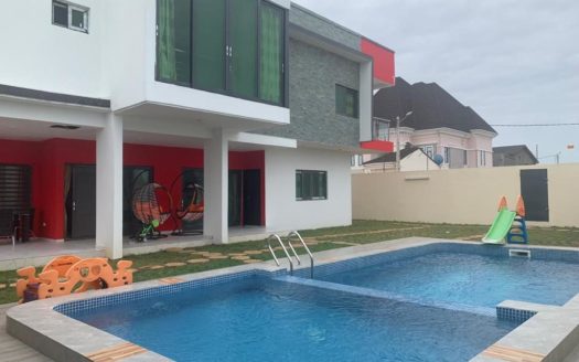 BASSAM : VILLA DE 19 PIÈCES  AVEC PISCINE A VENDRE