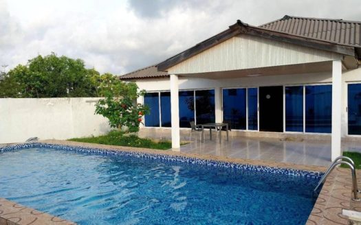 ASSINIE : UNE VILLA DE 5 PIÈCES À VENDRE AVEC PISCINE