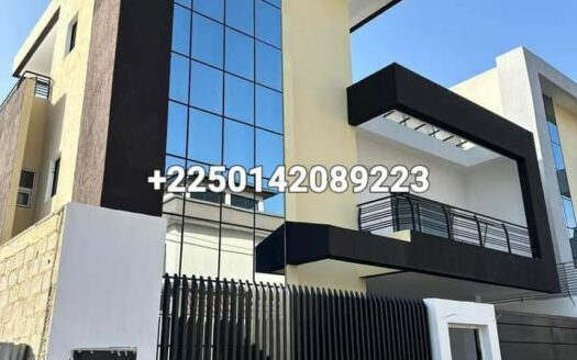 Vente d,un Duplex de 7 pièces de haut standing à Angré 8 ème tranche