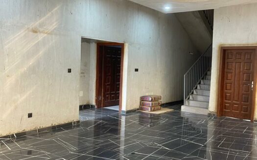 Duplex à vendre à Angré château cité pivoine