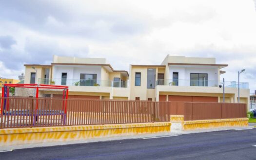 4 VILLAS A VENDRE DANS UNE CITÉ A LA RIVIERA