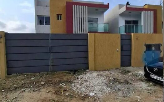 A VENDRE VILLA DUPLEX 05 PIÈCES