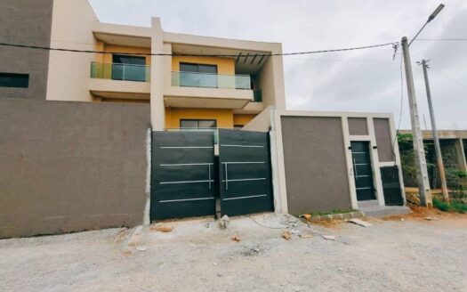 A VENDRE VILLA DUPLEX 07 PIÈCES HAUT STANDING