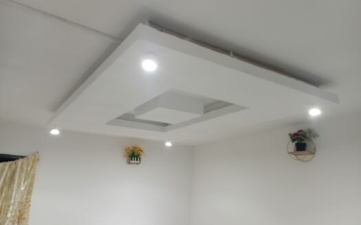 Studio américain meublé disponible à la Riviera 2