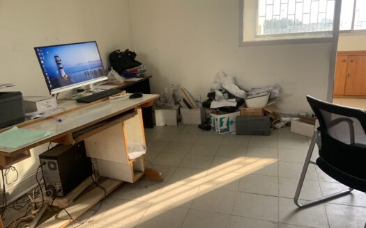 bâtiment commercial R+2 très bien positionné à cocody