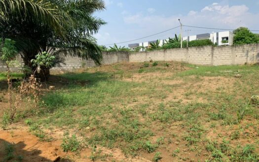 Terrain bordure lagunaire en vente à Cocody Abatta