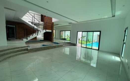 A LOUER VILLA DUPLEX DE 8 PIÈCES A la RIVERA M’BADON