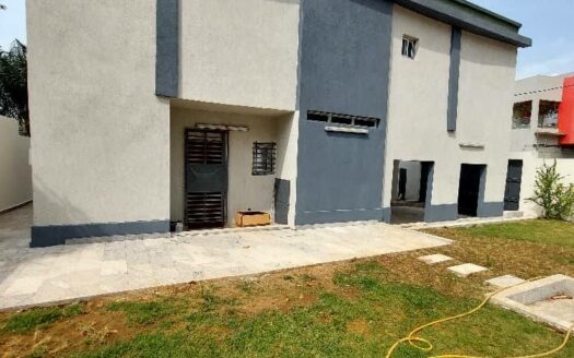 Villa Duplex 5 pièces en location la Riviera 4