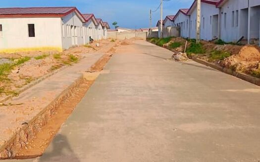 VILLA 3 PIECES A VENDRE A 25.000.000 F A EBIMPÉ