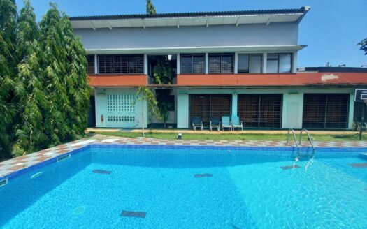 VILLA DE 8 PIECES A VENDRE A LA RIVIERA 2 AVEC PISCINE A 650 MILIONS