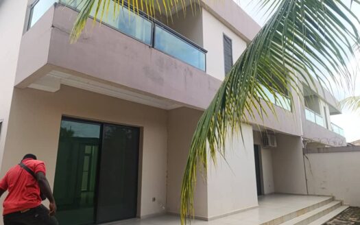 DUPLEX 7 PIECES à vendre à Grand Bassam
