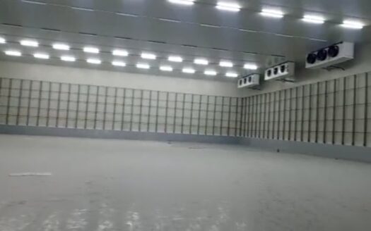 Chambre froide neuve à vendre au port de pêche d&rsquo;Abidjan sur le quai