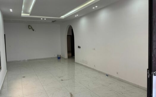 Villa 4pièces a louer a Angré non loin de la cite sir