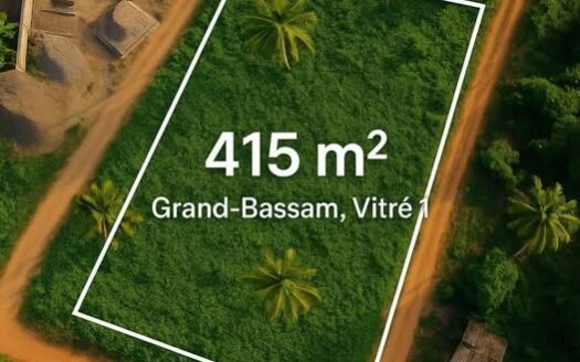 Vente de terrain à Assinie-Assouinde / Grand-Bassam-Quartier France / Grand-Bassam-Vitré 1