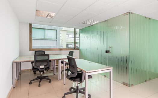 Accès tout compris à un espace de travail professionnel pour 5 personnes à ABIDJAN, Plein Ciel.