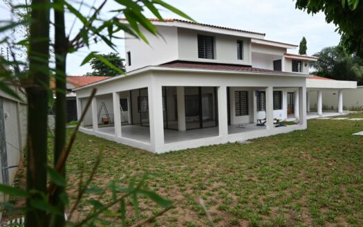 Triplex à vendre à cocody 2-plateaux 7e tranche