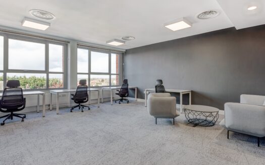 Accès tout compris à un espace de travail professionnel pour 3 personnes à ABIDJAN, Plein Ciel.