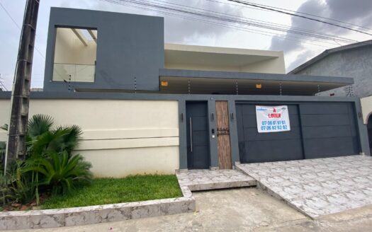 LOCATION VILLA DUPLEX 5 PIÈCES – COCODY ANGRÉ DJIBI (CITÉ ARC-EN-CIEL)