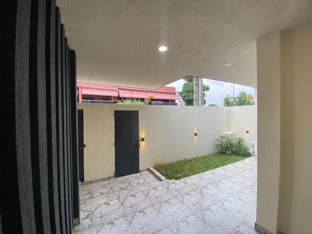 À LOUER – VILLA DUPLEX 5 PIÈCES – COCODY ANGRÉ DJIBI — photo 2