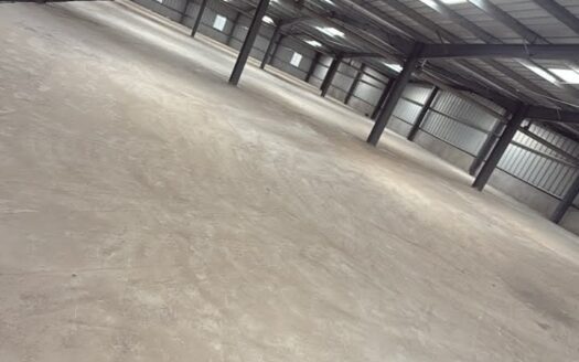 Entrepôt 3300m² avec mezzanine Marcory remblai