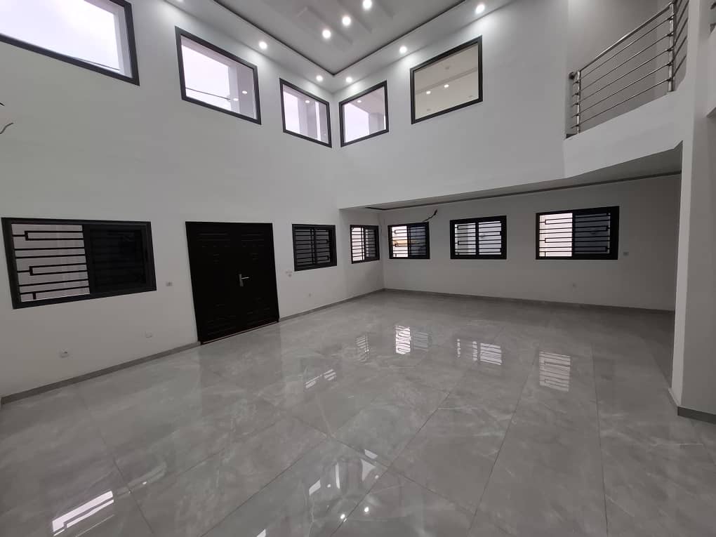 VILLA DUPLEX MODERNE DE 13 PIÈCES — photo 4