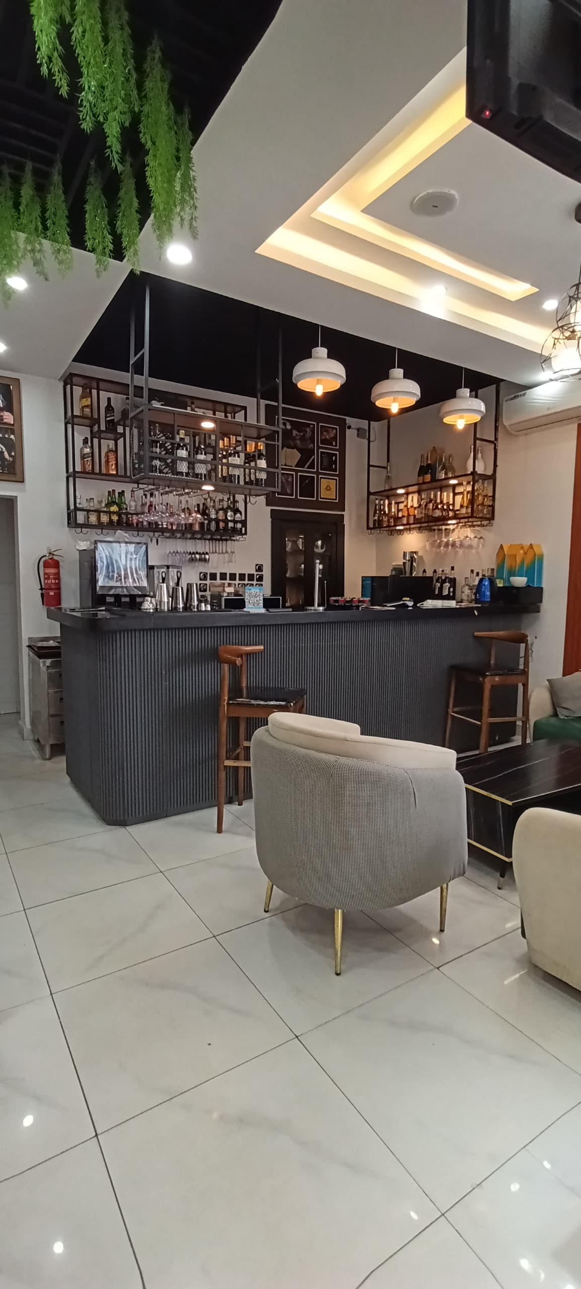 A CEDER RESTAURANT FAST-FOOD ET SUPÉRETTE AVEC TOUT LE CONTENU — photo 3