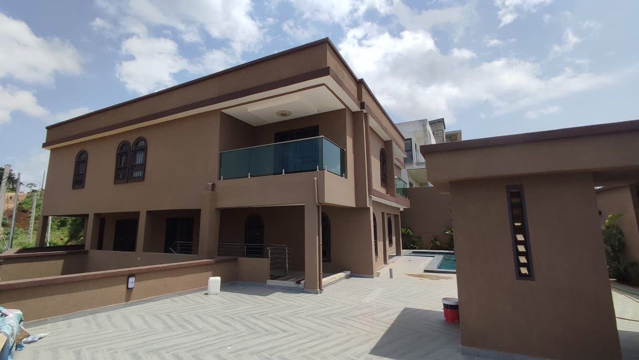 VILLA DUPLEX MODERNE DE 8 PIÈCES AVEC PISCINE — photo 3