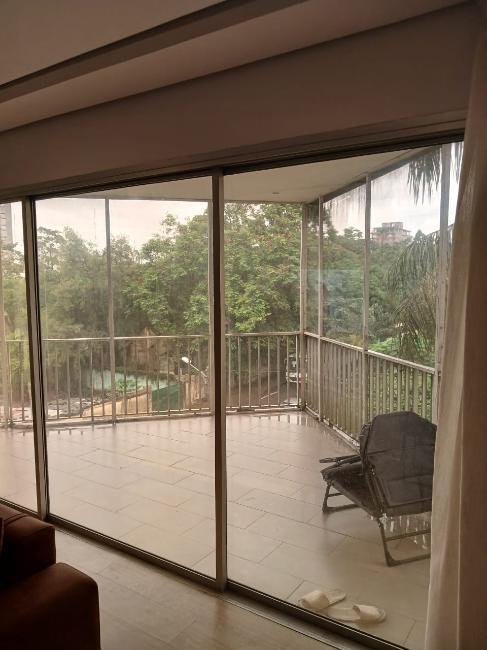 APPARTEMENT DE 4 PIÈCES AU PLATEAU INDENIÉ — photo 2