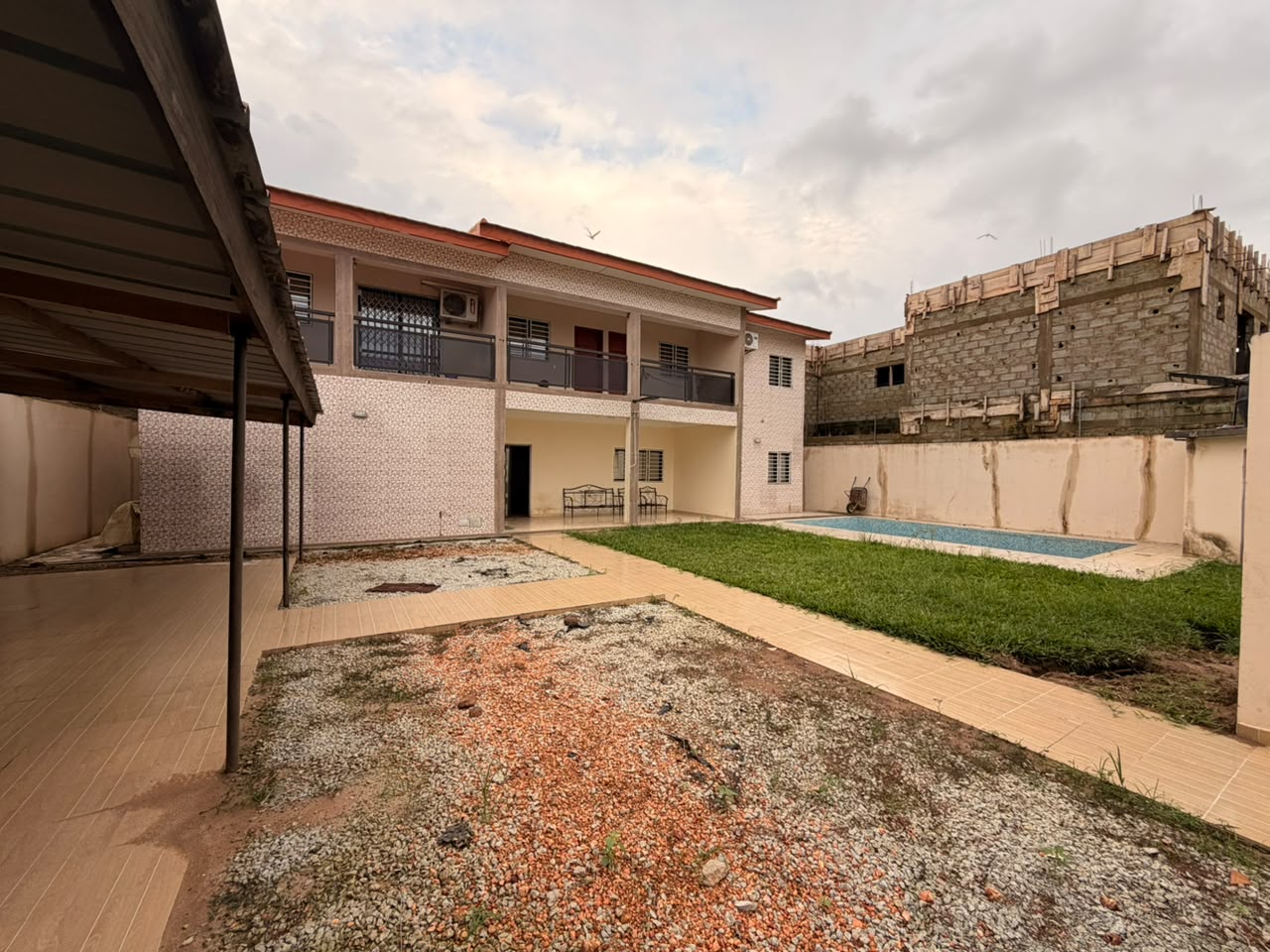 LOCATION VILLA DUPLEX DE 11 PIÈCES AVEC PISCINE A BINGERVILLE — photo 3