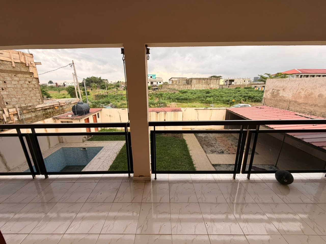 LOCATION VILLA DUPLEX DE 11 PIÈCES AVEC PISCINE A BINGERVILLE — photo 2