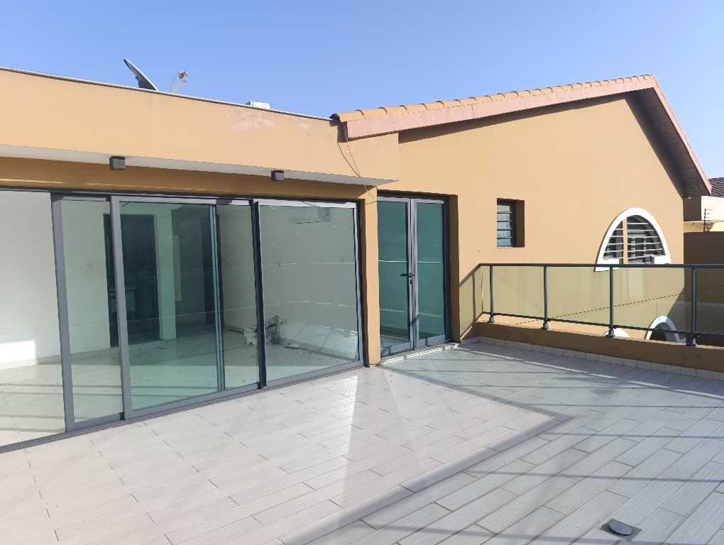 A LOUER VILLA DUPLEX MODERNE DE 10 PIÈCES A COCODY ANGRÉ ARCADE 4 — photo 2