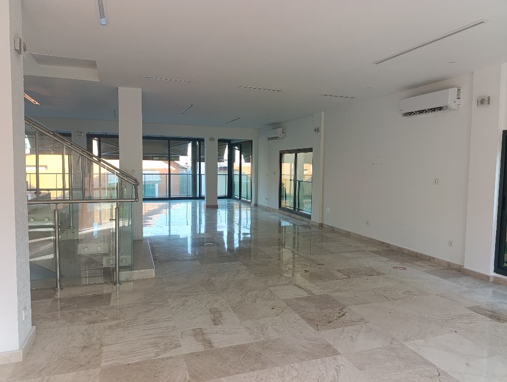 A LOUER VILLA DUPLEX MODERNE DE 10 PIÈCES A COCODY ANGRÉ ARCADE 4 — photo 4