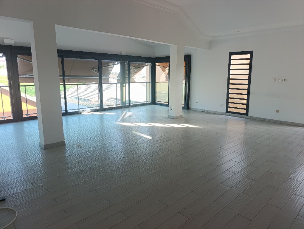 A LOUER VILLA DUPLEX MODERNE DE 10 PIÈCES A COCODY ANGRÉ ARCADE 4 — photo 3