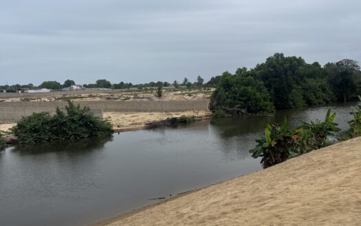 Terrain en vente à Assouinde